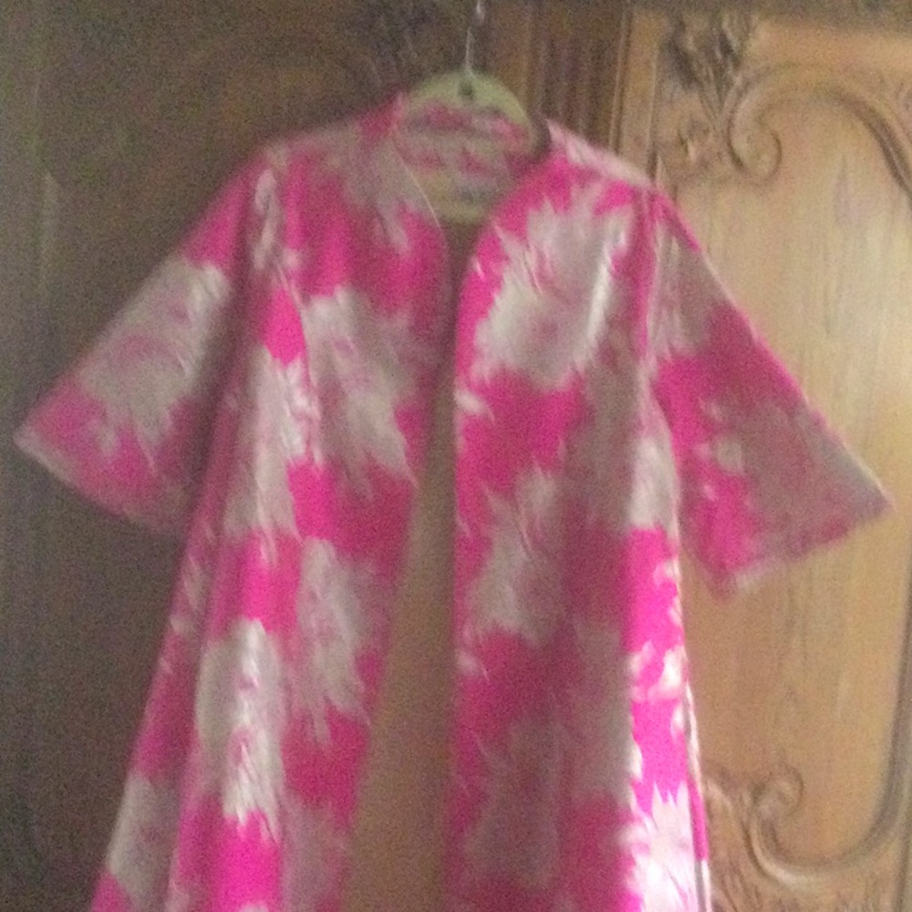 Frances Valentine Brocade swing coat, fully lined in gold satin,3/4sleeve